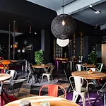P182 Hidden Hostel