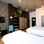 P182 Hidden Hostel